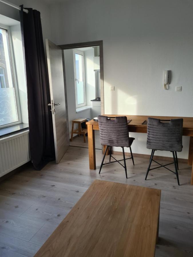 Ferienwohnung Le Bonheur 1 & 2 Parking Et Wifi Gratuits Charleroi Exterior foto